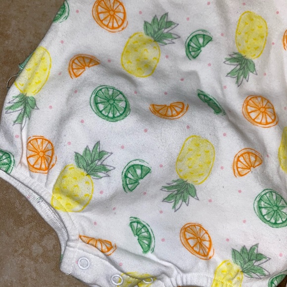 Fruit print romper 6-9 months - Picture 2 of 6